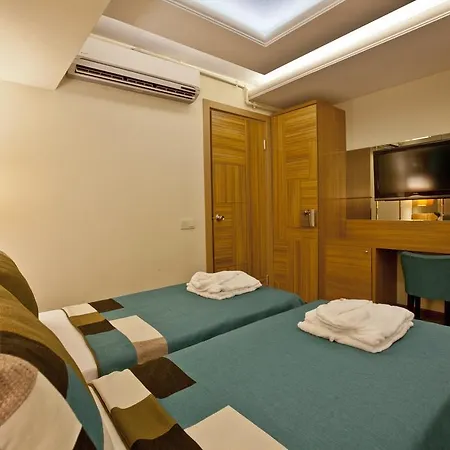 Collage Cihangir Aparthotel 4*