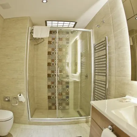 Collage Cihangir Aparthotel