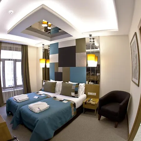 Collage Cihangir Apartahotel
