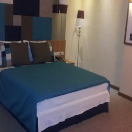 Collage Cihangir Apart Otel
