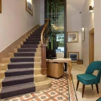 Apart Otel Collage Cihangir
