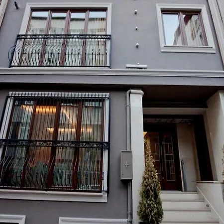 Aparthotel Collage Cihangir 4*